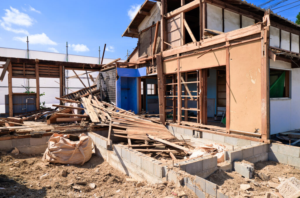 古家付き土地の建て替え工事