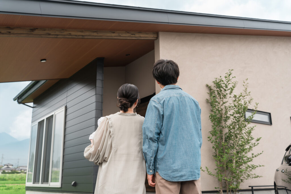 ペアローンでマイホームを建てた夫婦